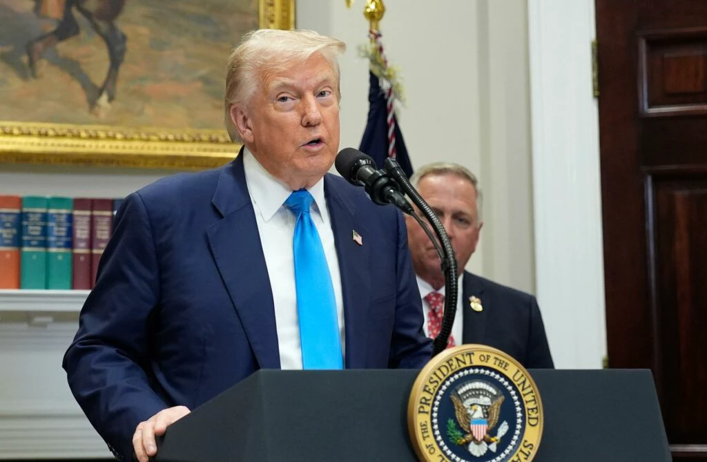 Trump processa NY Times em 15 bilhões de dólares por difamação