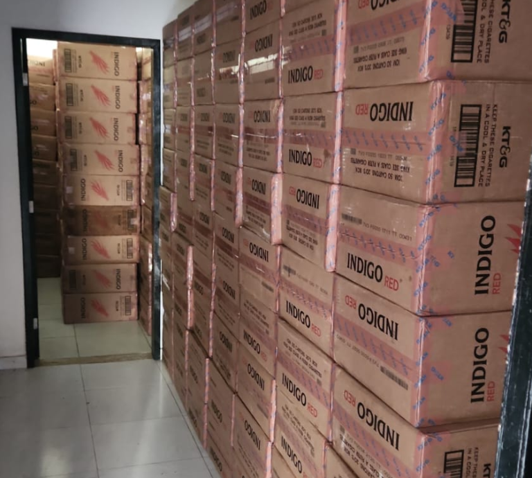 Operação em Natal apreende mais de 350 mil maços de cigarros e prende seis pessoas