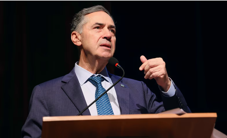 Barroso sobre prisão de Lula: “Apliquei jurisprudência com dor no coração”