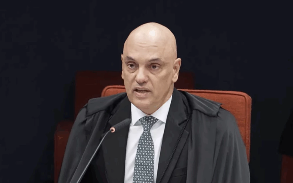 Moraes veta bispo em grupo de oração na casa de Jair Bolsonaro