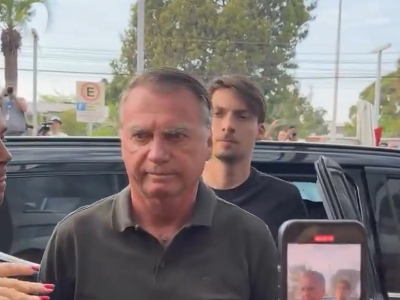 ‘Querem matar Jair Bolsonaro’, diz Carlos Bolsonaro critica policiamento e adversários político