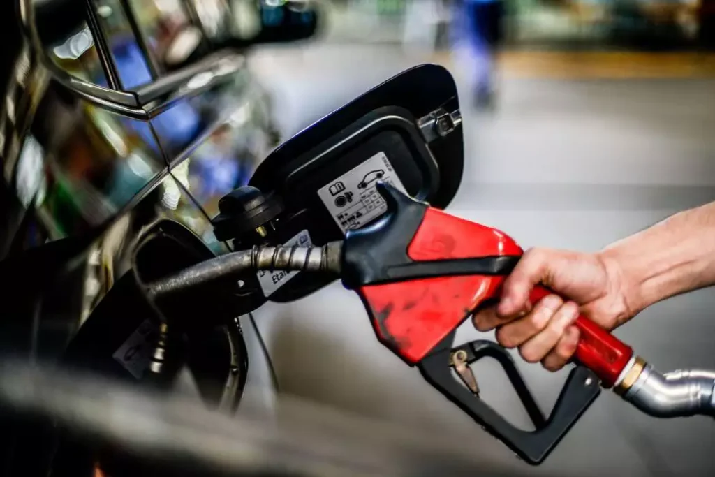 Gasolina em Natal é a quinta mais cara entre capitais do Nordeste, aponta ANP