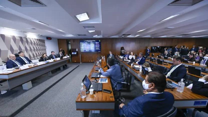 CCJ do Senado rejeita PEC da Blindagem por unanimidade