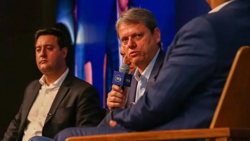 Tarcísio diz que Bolsonaro foi condenado ‘sem provas’ por STF e que penas são desproporcionais
