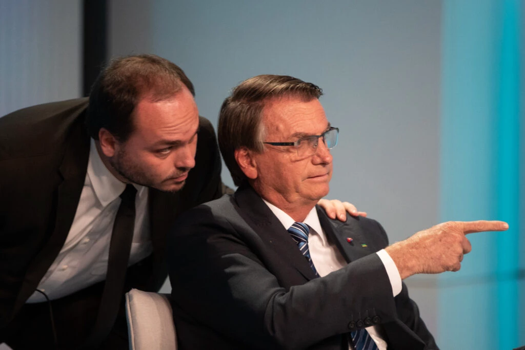 Carlos revela que Bolsonaro fez exame para averiguar câncer