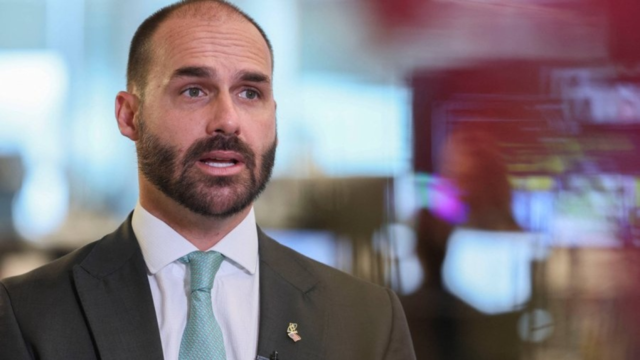 PRTB diz conversar com Eduardo Bolsonaro sobre filiação para disputar Presidência
