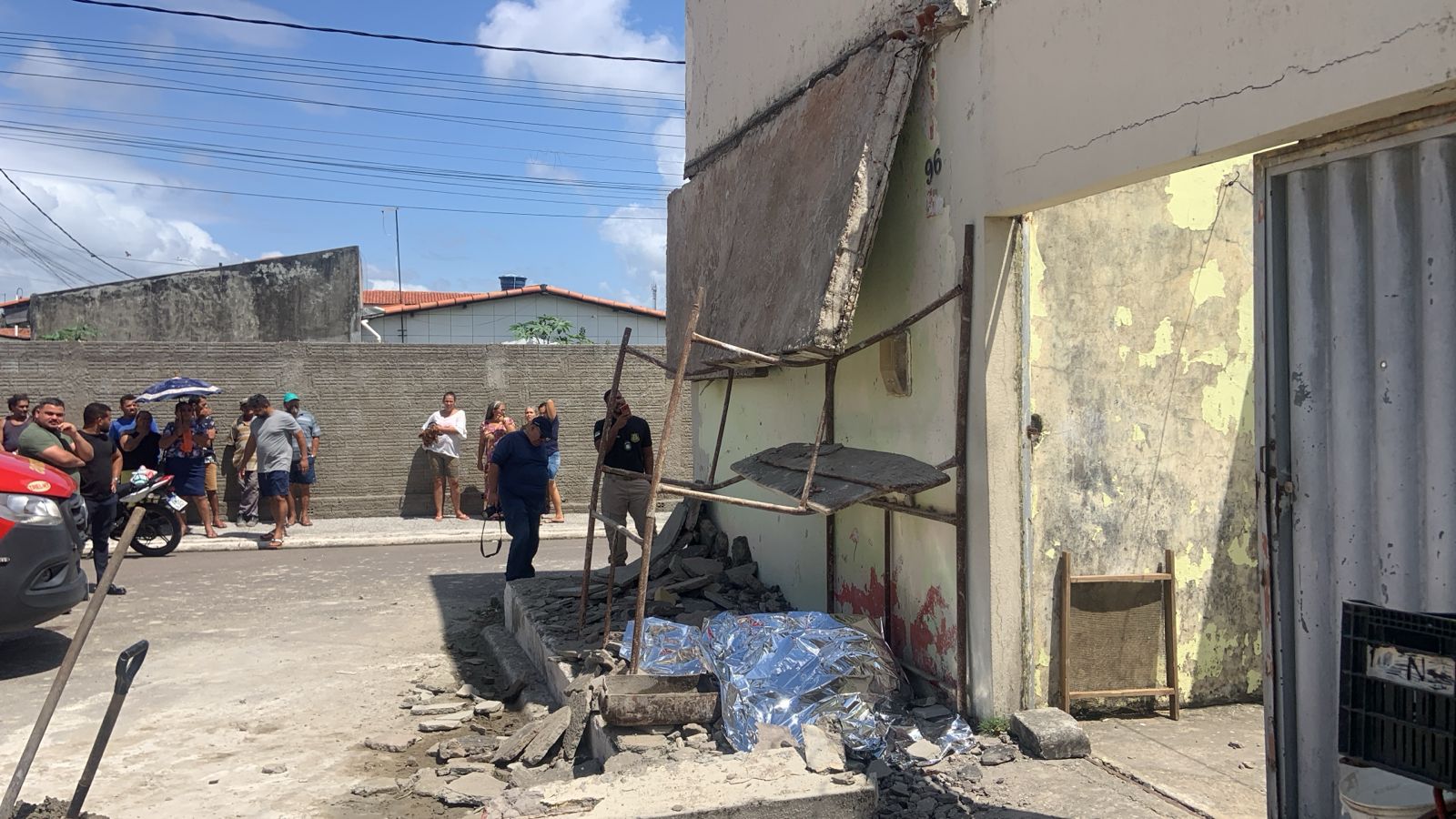 Pedreiro morre após desabamento de laje na Zona Norte de Natal