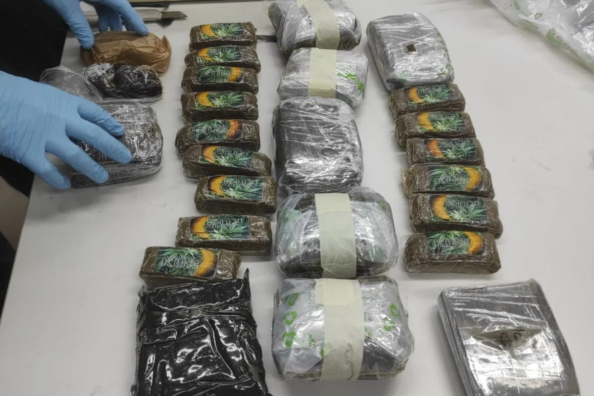 Passageira é presa com mais de 6 kg de haxixe no Aeroporto Internacional de Natal