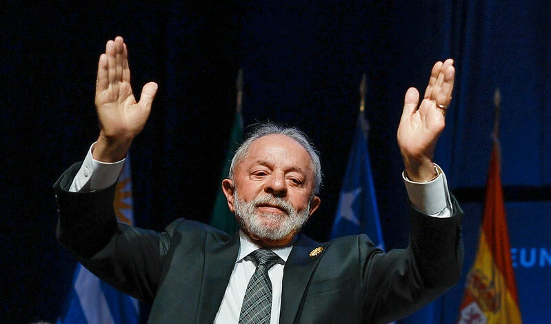 Governo Lula é reprovado por 51% a 44% do País