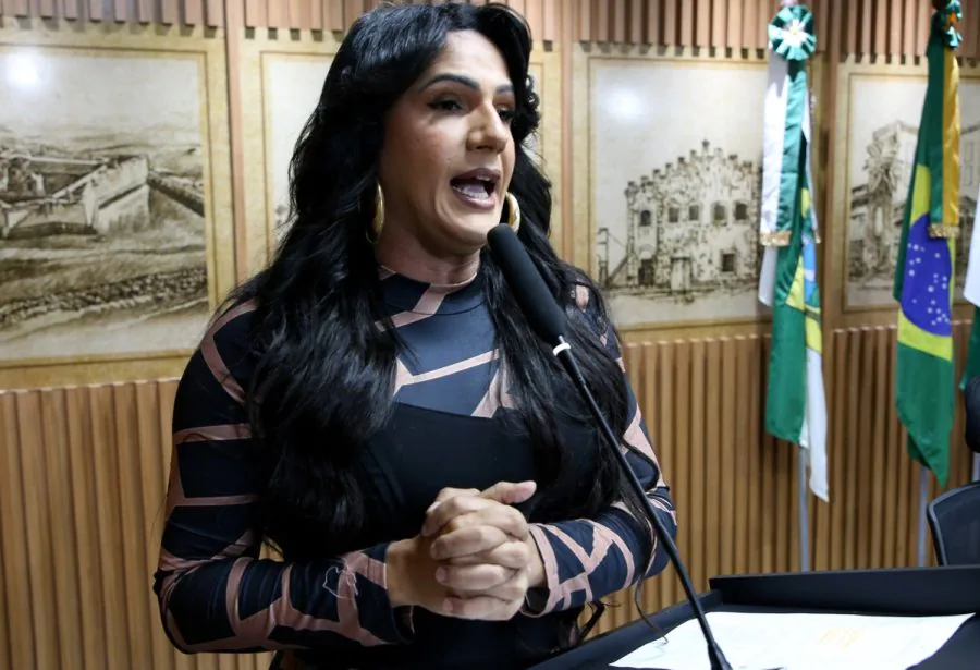 Na Câmara, Thabatta ameaça expor parlamentar bolsonarista que “subiu” em seu apartamento