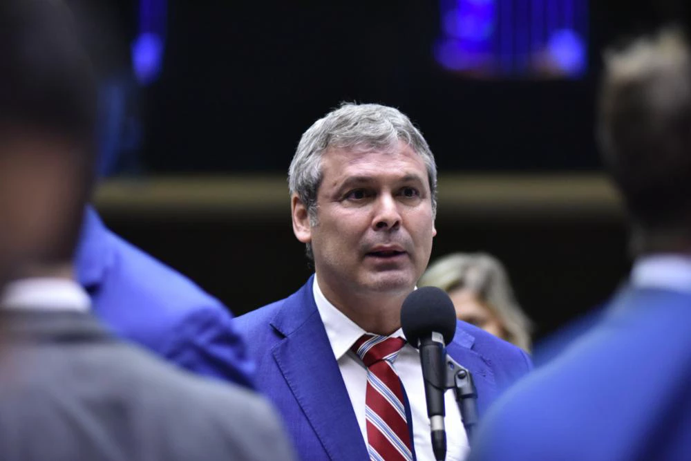 PT apresenta projeto de lei para aumentar taxação das bets