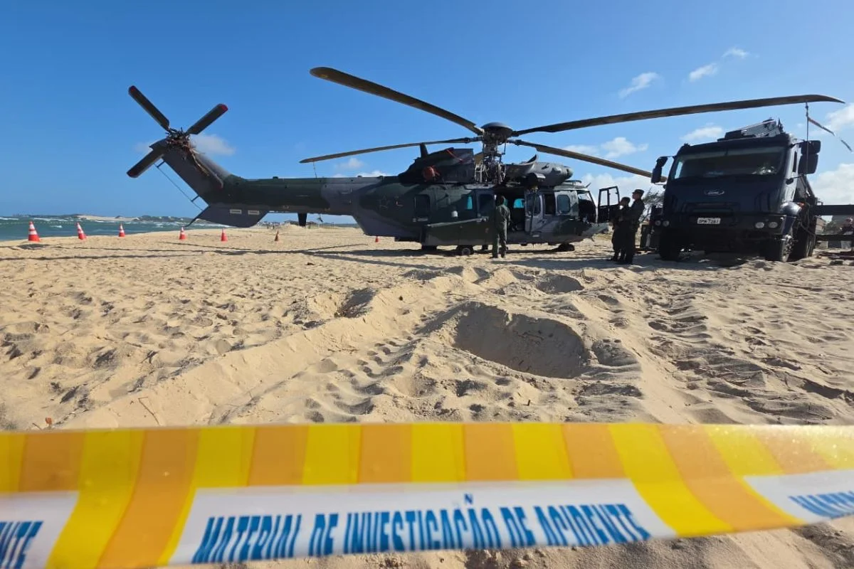 FAB ainda sem prazo para retirada de aeronave em praia da Grande Natal