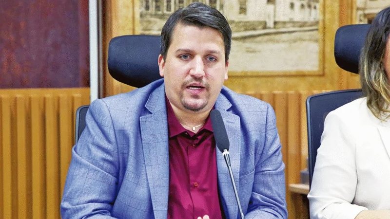 Câmara de Natal aprova lei para combater furtos e roubos de celulares