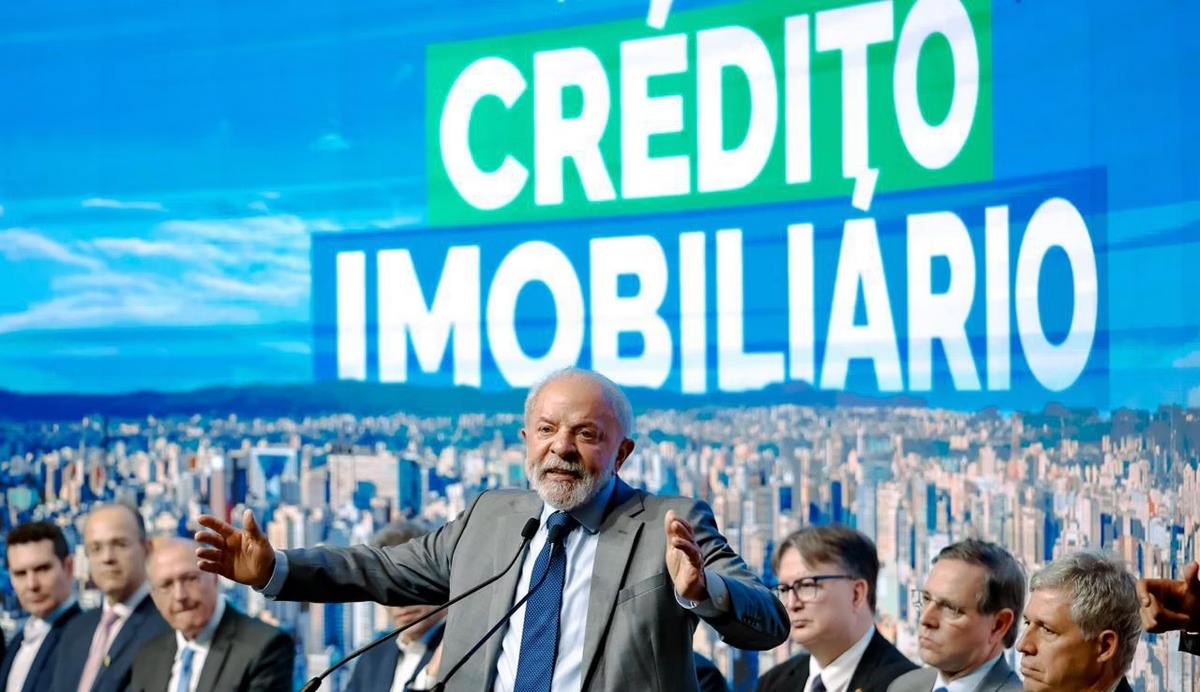Lula diz que, por ser mais velho, ‘pode falar grosso’ com Trump e critica quem 'lambe-botas'