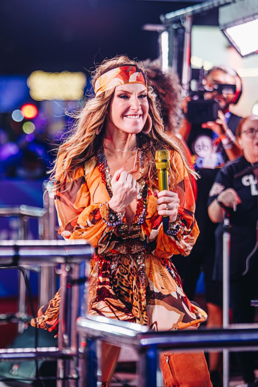 Claudia Leitte escolhe Carnatal para estrear músicas inéditas