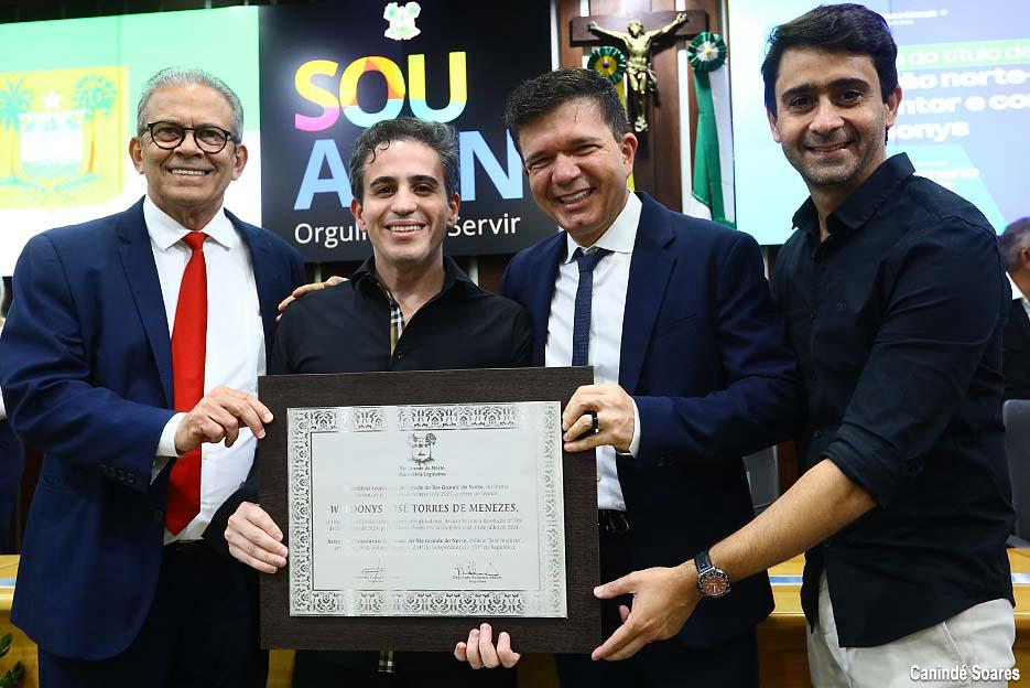 Waldonys recebe título de cidadão do RN: "Agora sou potiguar por lei"