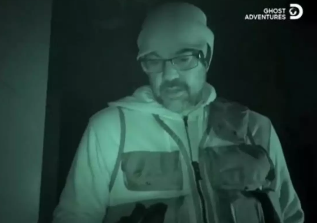 Apresentador descobre durante gravações que esposa planejava assassiná-lo