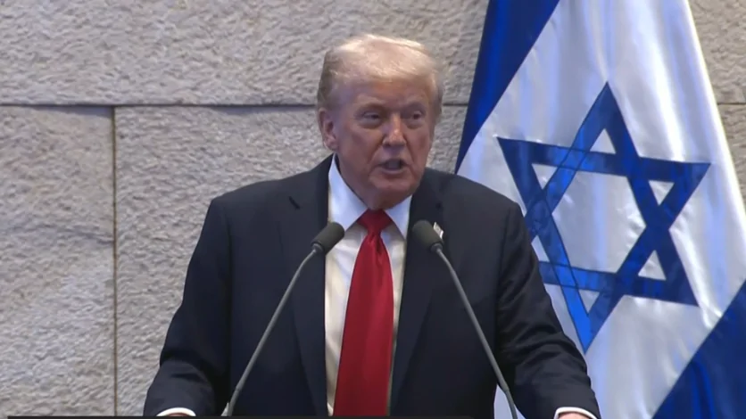 Trump diz em discurso no Parlamento de Israel que “era de terror e morte acabou” após libertação de reféns