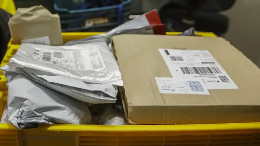 Consumidora recebe caixa com pedras em vez de celular e será indenizada em R$ 2 mil no RN