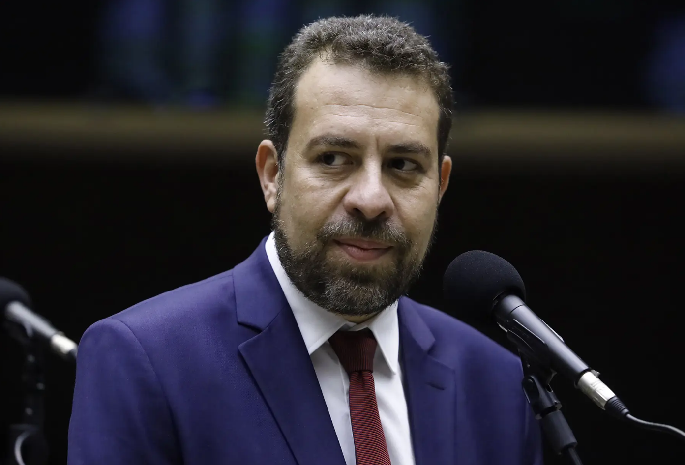 PSOL tenta evitar debandada de votos para o PT após saída de Boulos para o governo