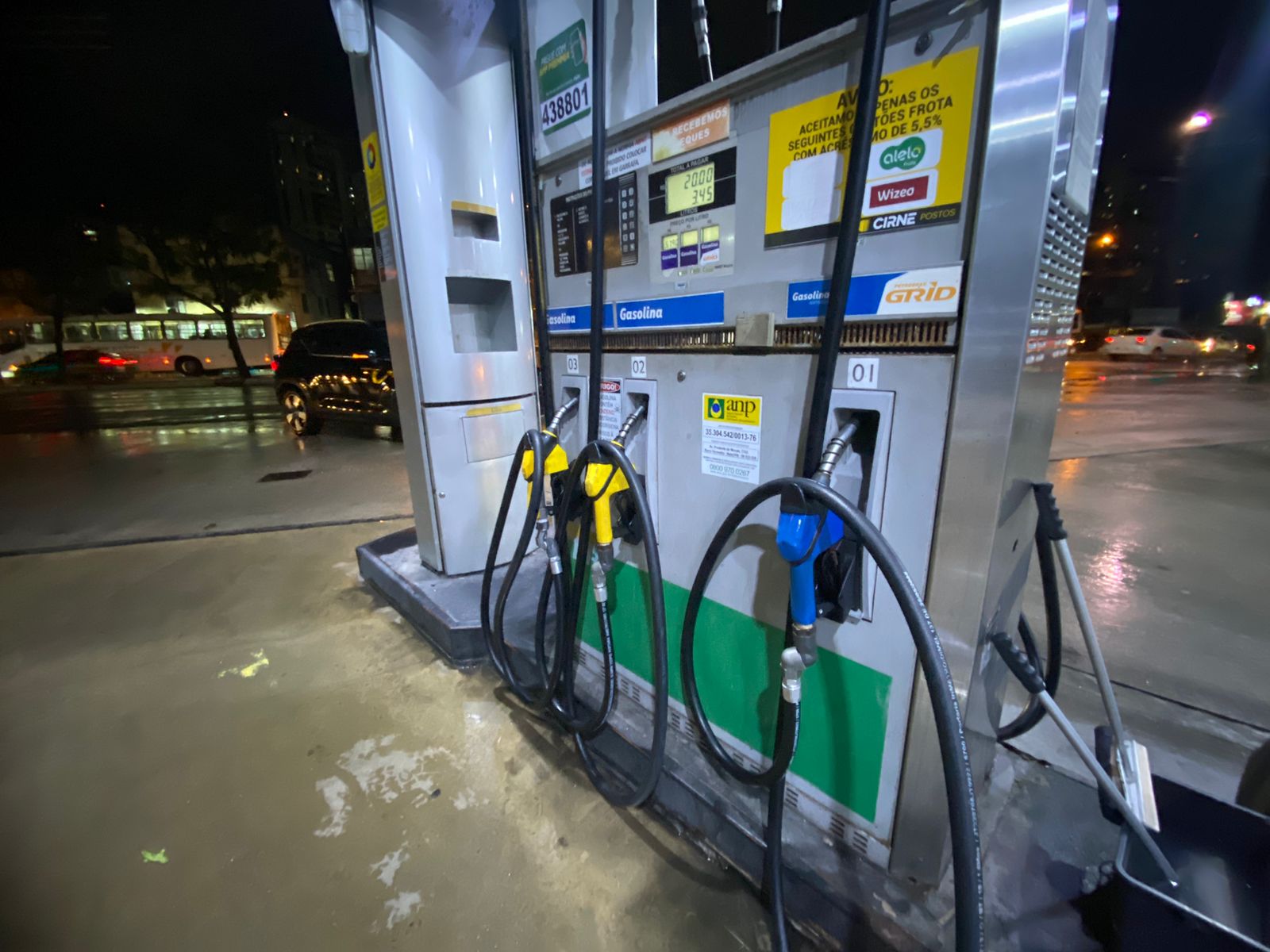 Petrobras reduz preço da gasolina em 4,9% a partir desta terça-feira