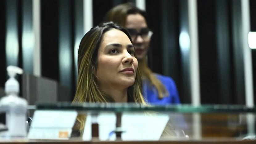 Senadora denuncia ameaças de morte após propor criminalização da misoginia