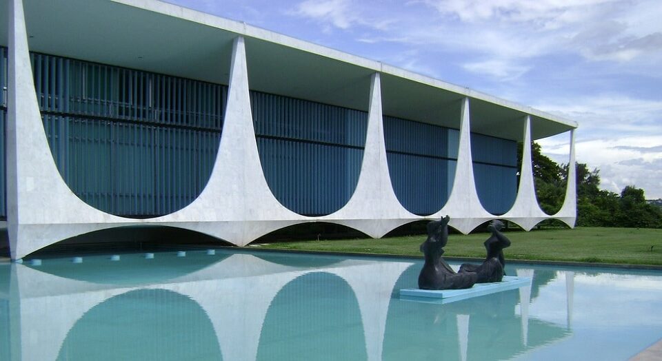 Conta d’água dos palácios de Lula em Brasília já totaliza mais de R$13 milhões