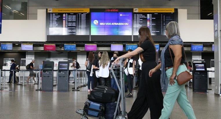 Gastos de viagens do governo Lula saltam de R$1 milhão para R$5 milhões por dia