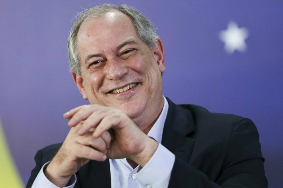 Ciro se filiará ao PSDB, anuncia presidente do partido no Ceará