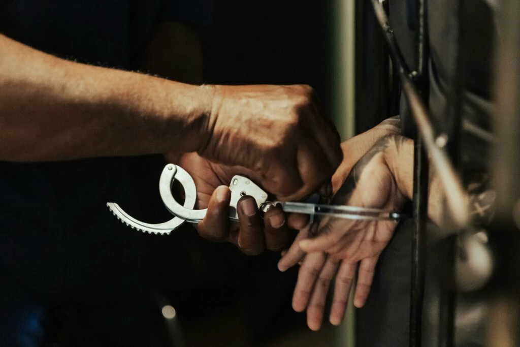 Para 86%, polícia prende, mas Justiça solta devido às leis fracas