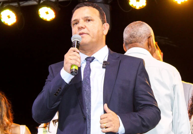 Homem é preso por tentativa de lesão corporal contra prefeito de Guamaré (RN) durante evento