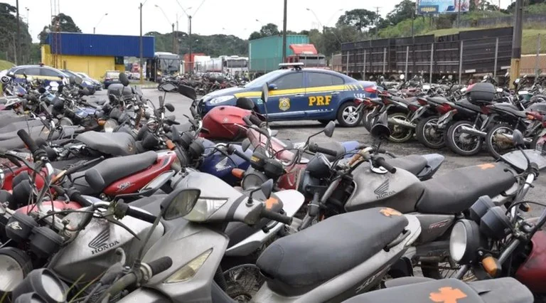 PRF realiza leilão de veículos retidos no RN com mais de 500 lotes disponíveis