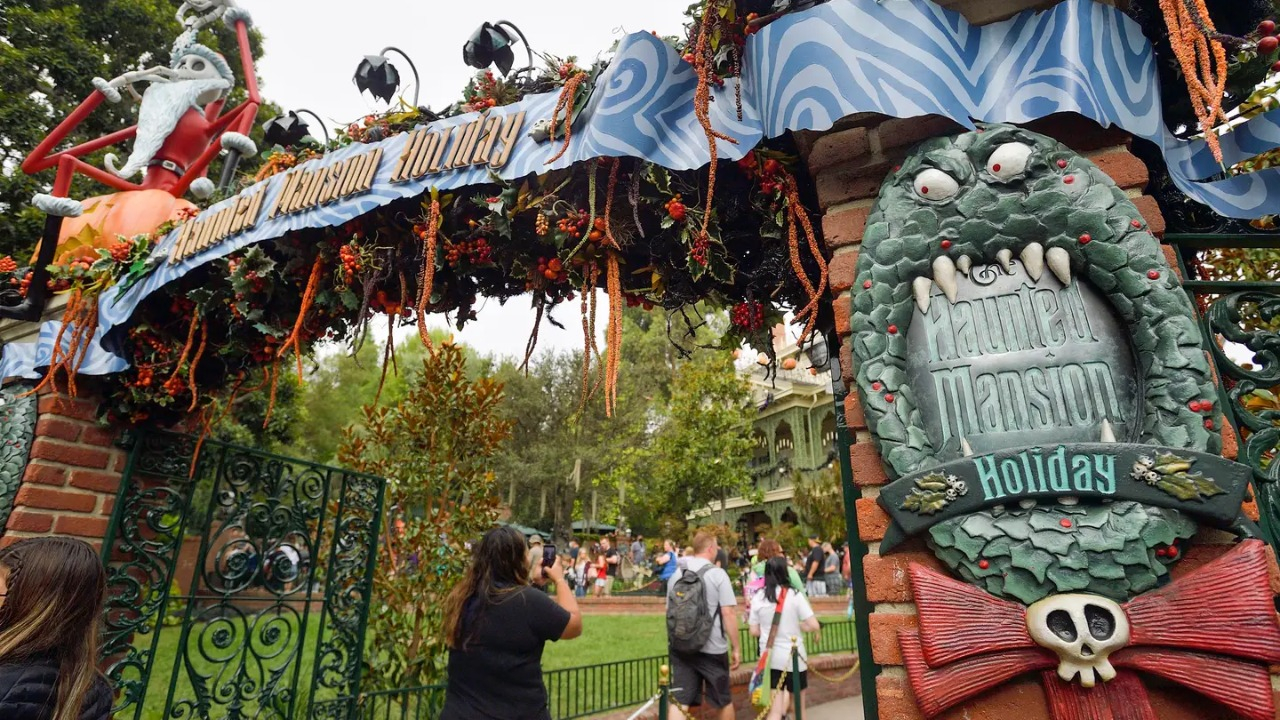 Mulher morre após visita à Casa Assombrada na Disney