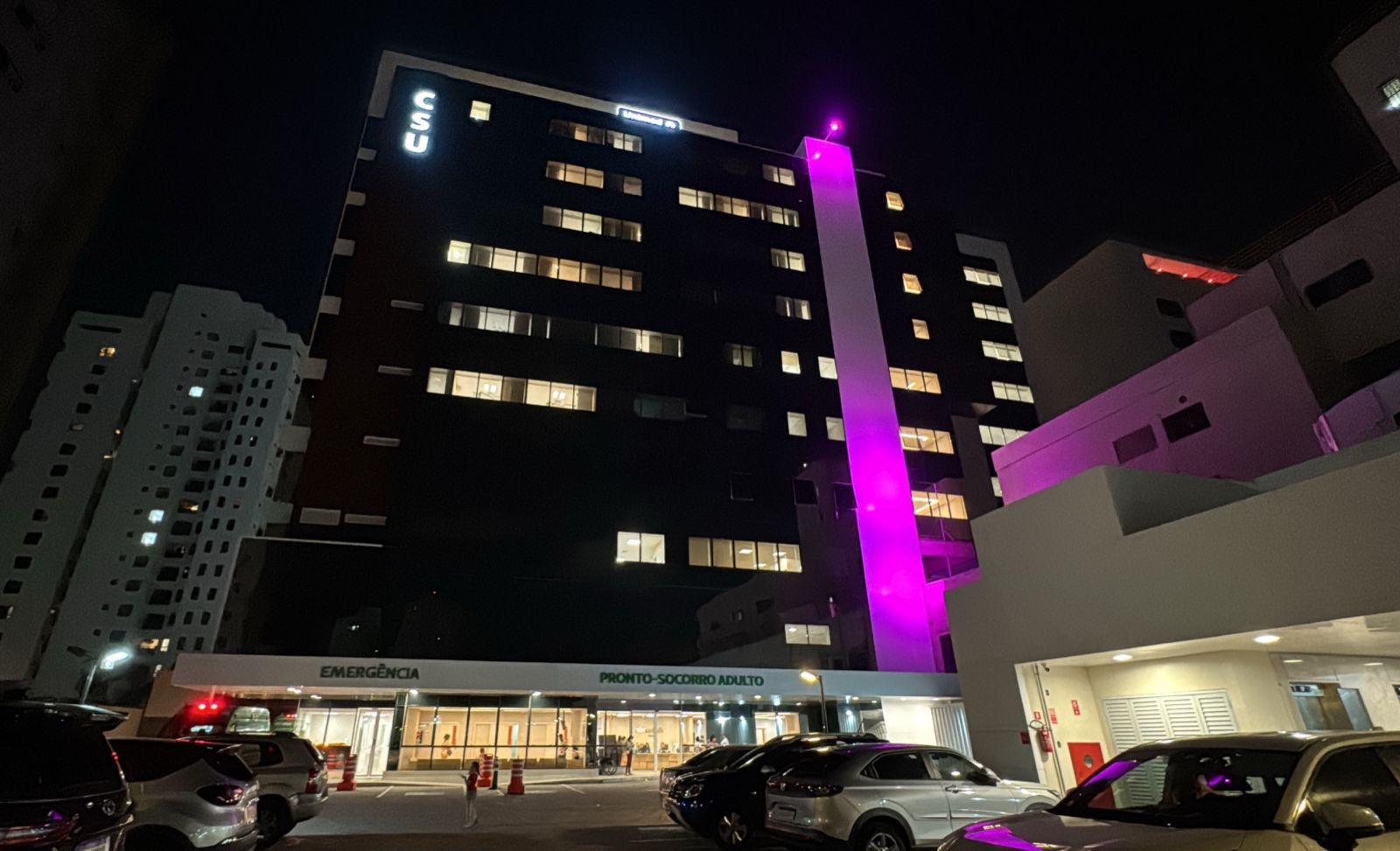 Hospital Unimed – CSU ganha iluminação especial em homenagem ao Ano Rosa