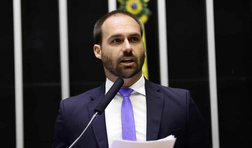 Conselho de Ética arquiva processo contra Eduardo Bolsonaro
