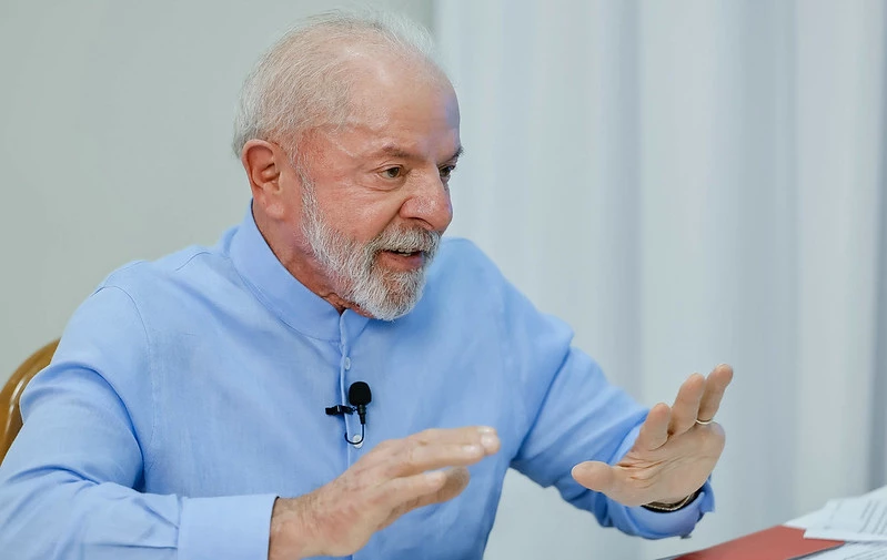Vereador aciona PGE contra Lula por samba que exalta presidente