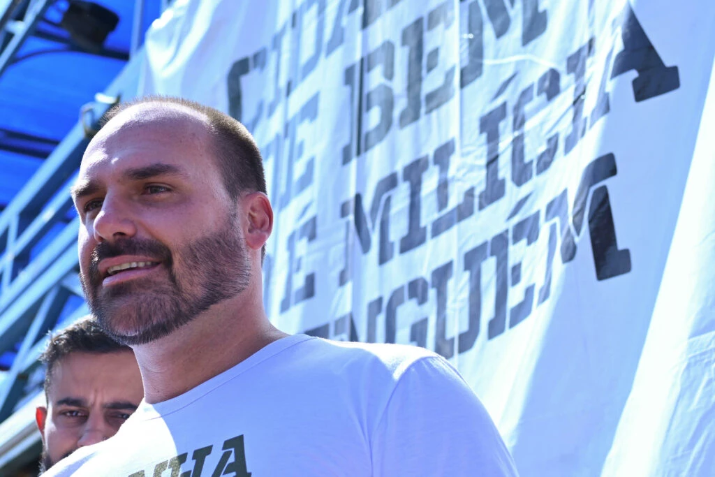 Eduardo Bolsonaro se manifesta sobre reunião entre Lula e Trump