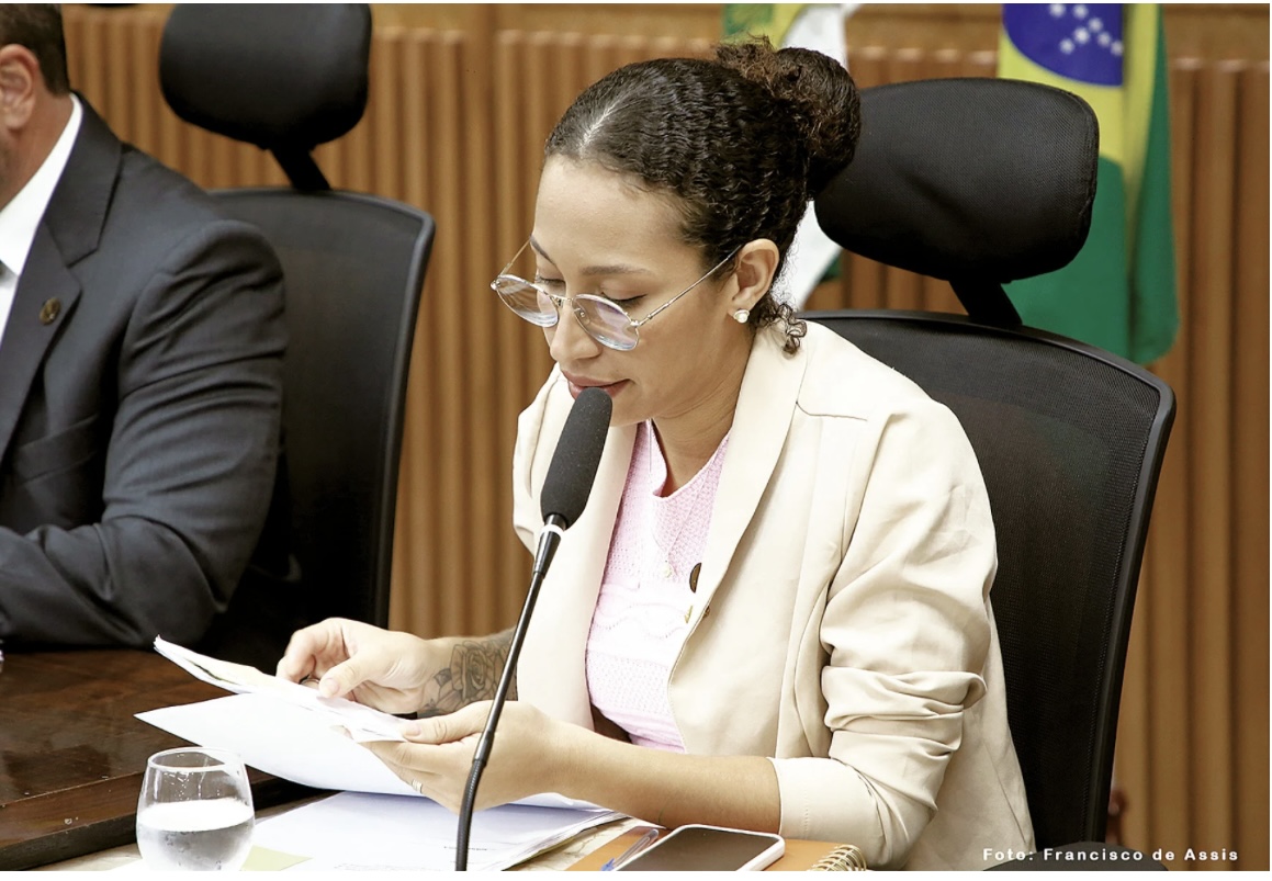 Cassação de Brisa Bracchi: Comissão segue investigações e aguarda defesa final