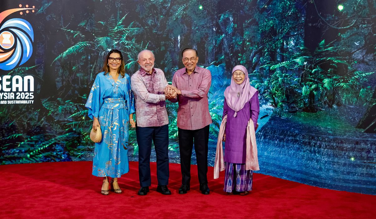 Janja repete look na Malásia e veste kimono de marca brasileira de mais de R$ 7 mil