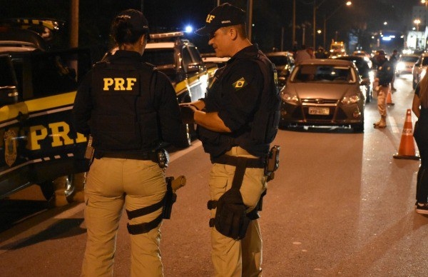 Motorista é preso pela PRF em Parnamirim com mais que o dobro do limite de álcool no sangue