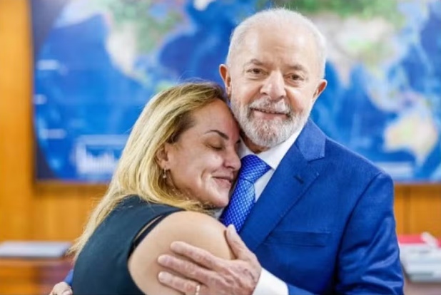 Filha mais velha de Lula é internada às pressas