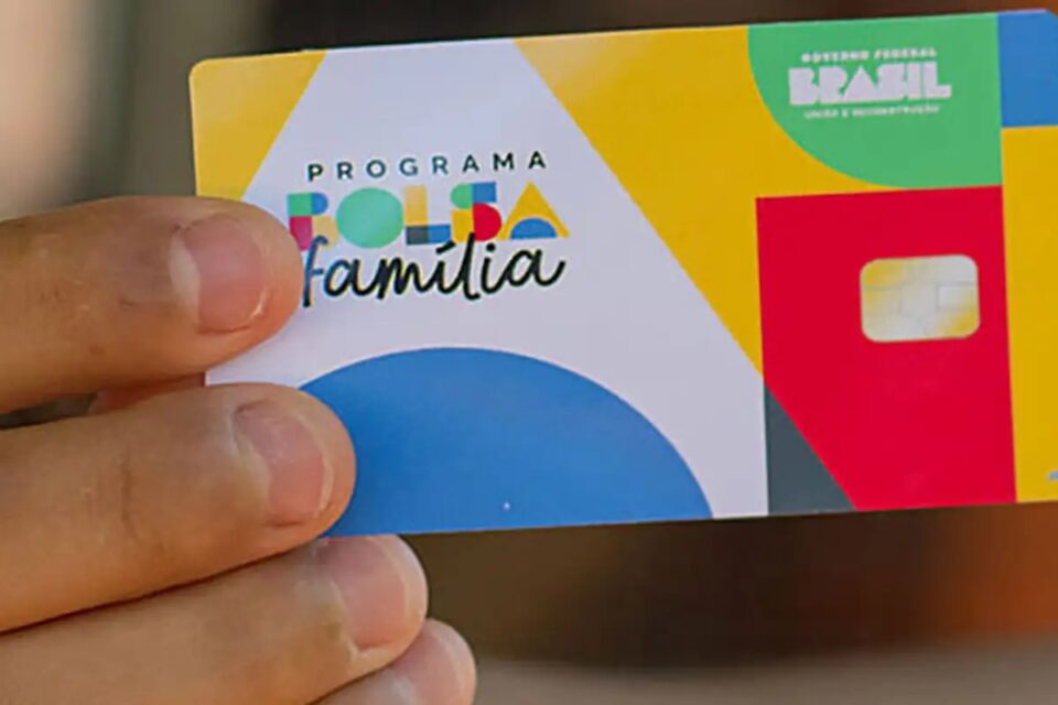 Beneficiários do Bolsa Família torram R$3,7 bilhões em bets