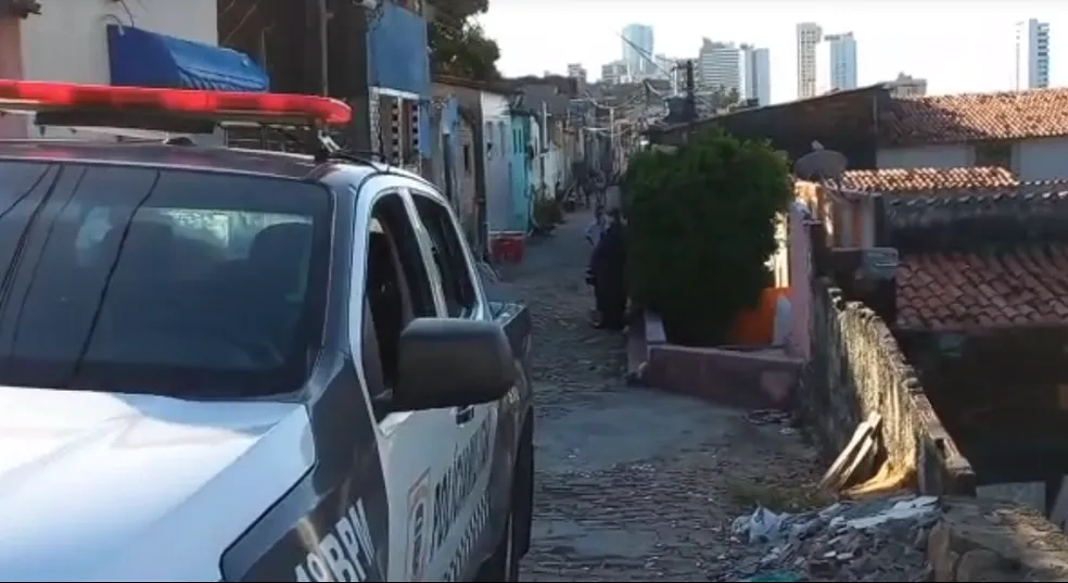 Bairro de Mãe Luiza vive mais uma noite de terror com guerra do crime