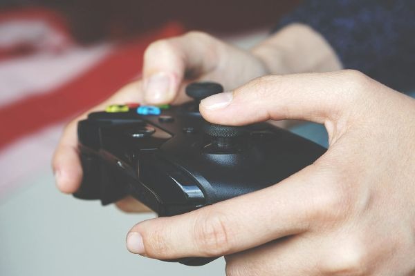 Justiça condena assistência técnica de Natal por reter videogame de cliente por 3 anos
