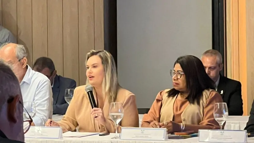 Joanna Guerra pede apoio da bancada federal para concluir Hospital Municipal, Via Mangue e obras de drenagem