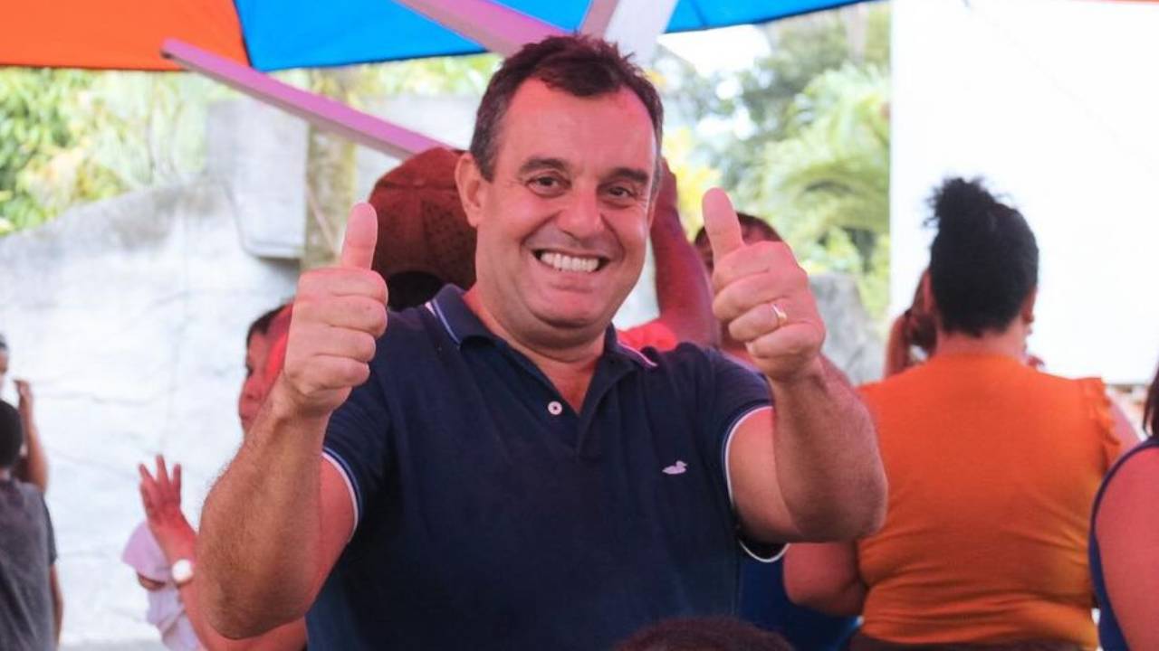 Vereador é preso no RJ acusado de ajudar facção com barricadas