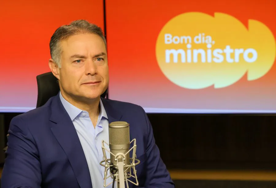 “Autoescola não vai acabar, o que acaba é a obrigatoriedade”, esclarece ministro