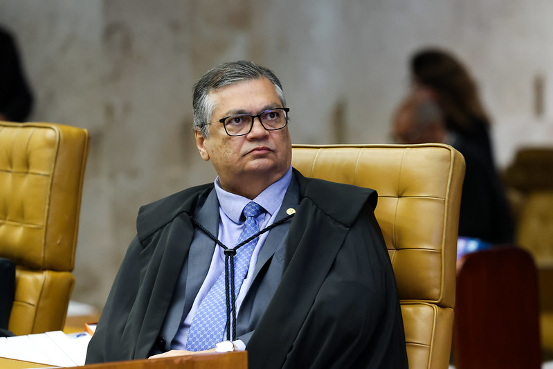 Dino acompanha Moraes para manter prisão de Bolsonaro; placar é de 2 a 0