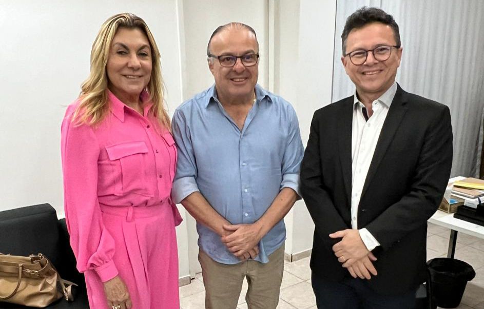 Prefeito Paulinho Freire recebe convite oficial para o Conafisco 2025, que será sediado em Natal, neste mês de novembro