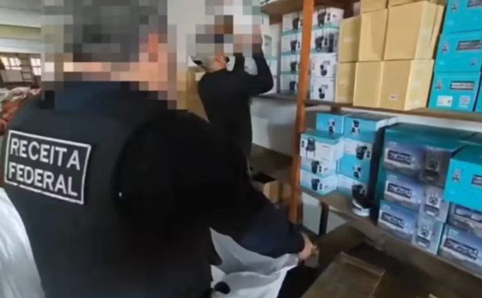 Receita apreende R$ 1 milhão em eletrônicos falsificados em operação no Alecrim